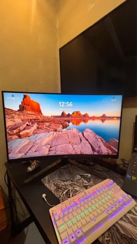 Monitor Gamer Curvo AOC AGON QUAD 32'' 180hz 0,5ms HDR10 CQ32G4E