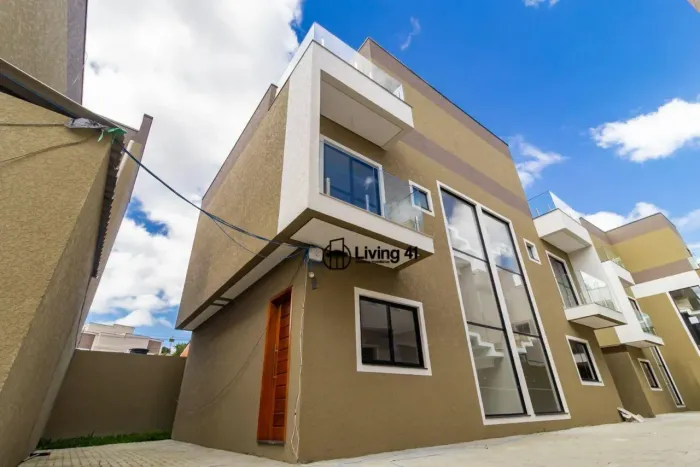 Sobrado com 3 dormitórios à venda, 107 m² por R$ 799.000,00 - Uberaba - Curitiba/PR