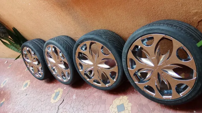 Rodas cromado aro 18 multifuro 