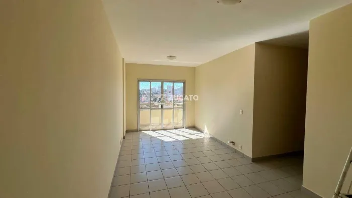 Apartamento para aluguel 3 quartos (1 suíte) no Centro de Uberaba