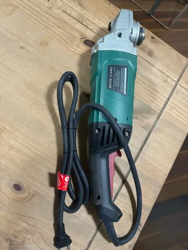 Esmirilhadeira angular DWT