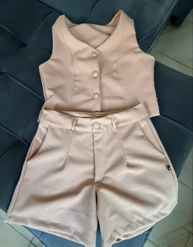 Conjunto alfaiataria cor mostarda
