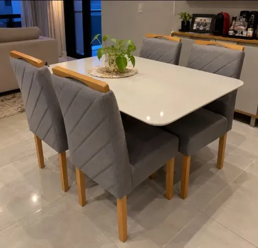 Mesa de Jantar Com 4 Cadeiras (Produto Novo)