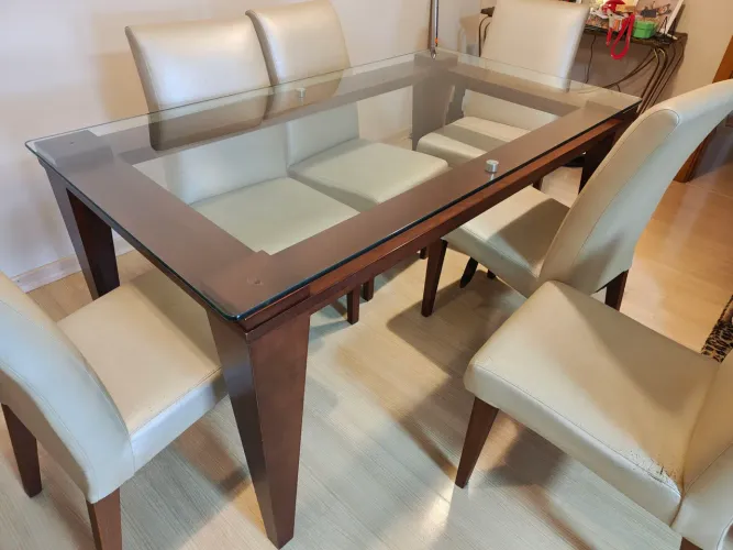 Mesa com tampo de vidro 6 lugares