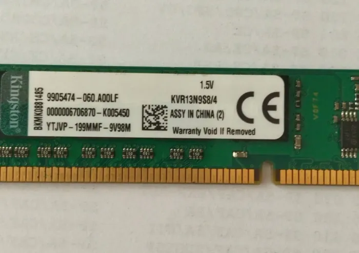 Memória DIMM Kingston 4GB PC3-10600