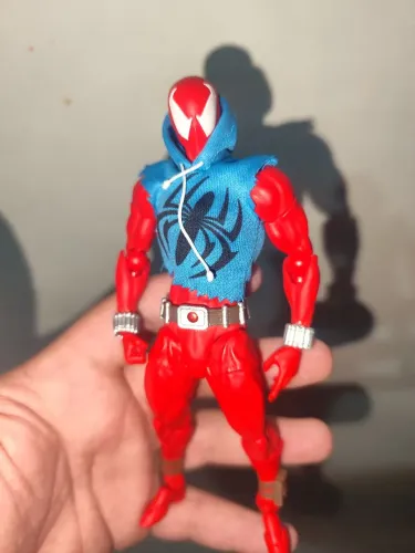 Mess toys Scarlet spider + TEIA CUSTOM