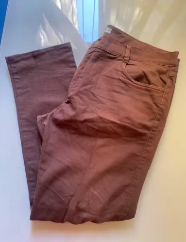 CALÇA JEANS MARROM / TAMANHO 48 - PONTA DE ESTOQUE - OPORTUNIDADE !!!