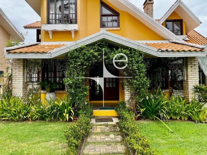 Casa 4 quartos em Jurere Internacional
