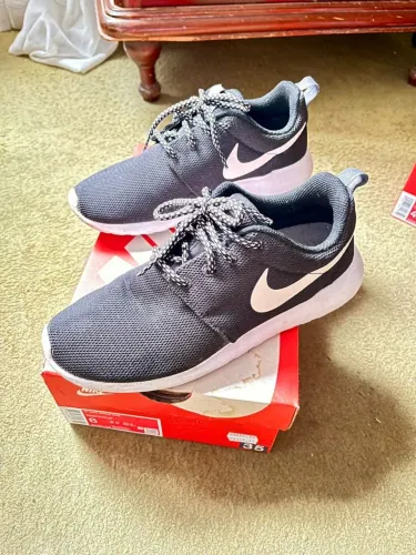 Tênis Nike Roshe One tam 35
