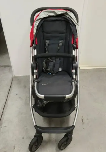 Uppababy CRUZ + MESA (Carrinho e Bebê-Conforto)