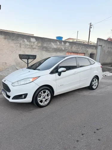 Ford Fiesta Sedan 1.6 16V Flex Aut. 2014