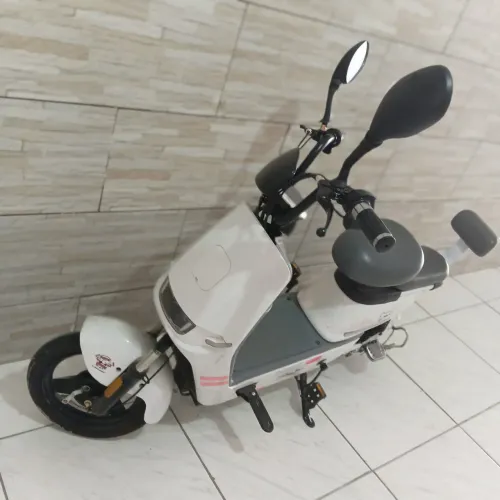 Scooter elétrica 