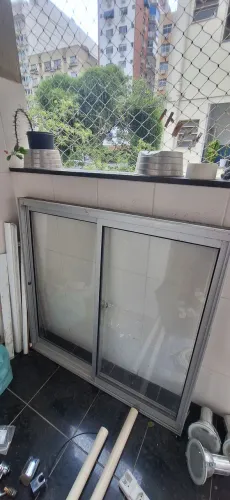 Janela de alumínio