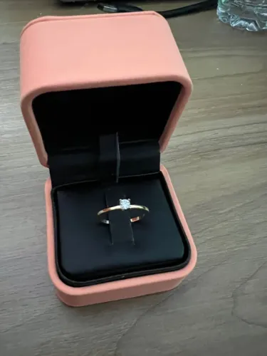 Anel VIVARA Solitário/Noivado Classic em Ouro Amarelo 18k com Diamante 0,14 ct