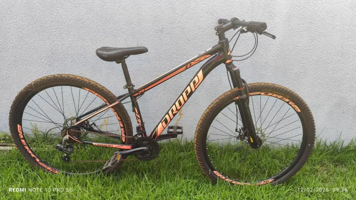 Vendo bicicleta com câmbio Shimano e freios à disco 