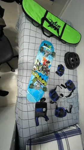 Skate Max Steel + Kit de Proteção