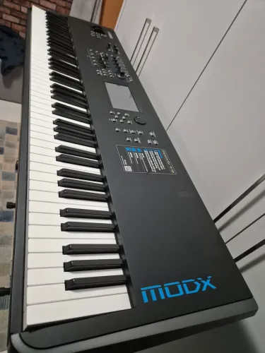 Teclado Yamaha Modx8