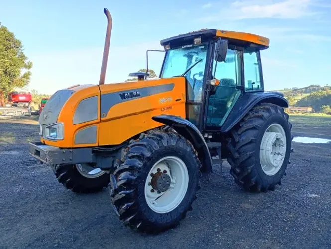 2012-Trator Valtra BM110 Cabinado. 7658 Horas. Série:M110316654