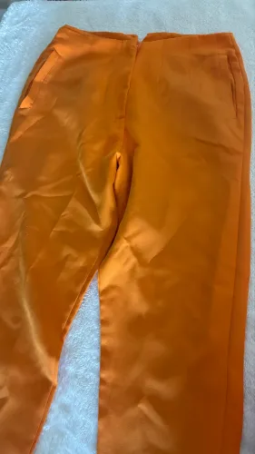 Calça laranja