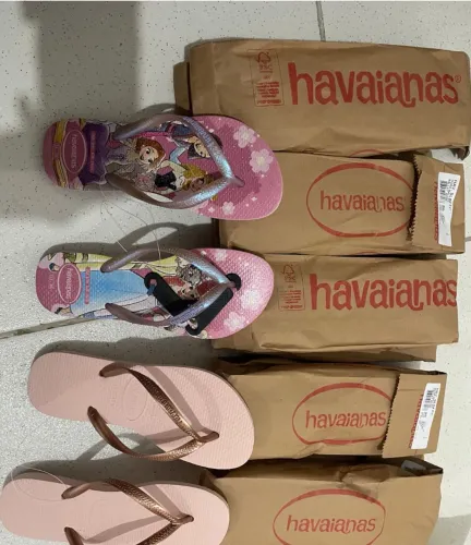 14 pares de havaianas novas