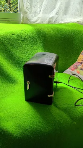 Mini Geladeira Bivolt