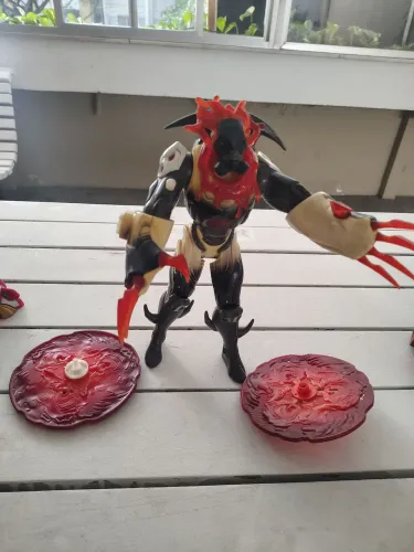Toxzon Espiral Tóxico (versão vermelha/laranja da linha de vilões do Max Steel