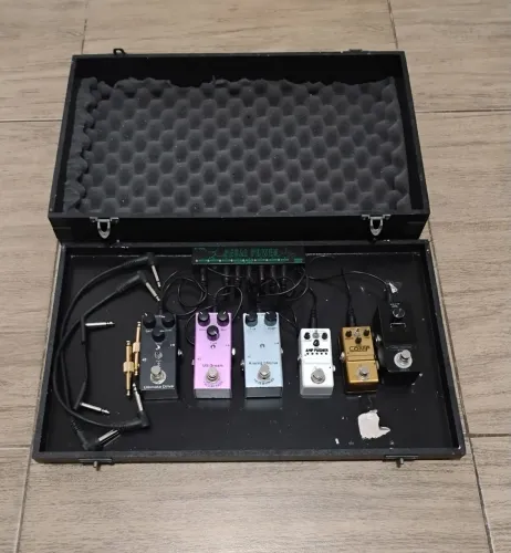 Pedalboard completo - pedais, case, cabos, onectores