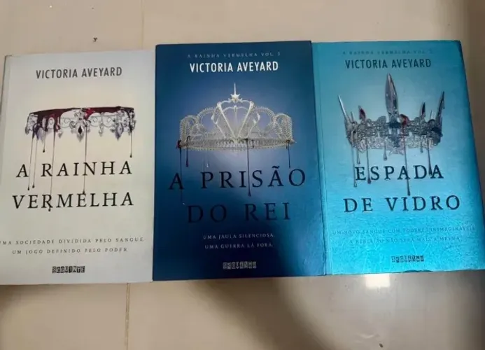 Kit A Rainha Vermelha + Espada de Vidro + A Prisão do Rei | Com Marca Página