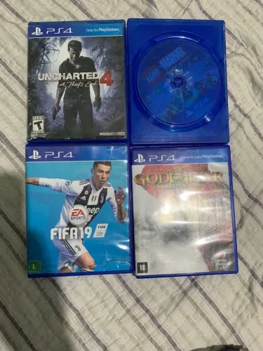PS4 500GB COMPLETO + 4 JOGOS + BASE COOLER E DOCK