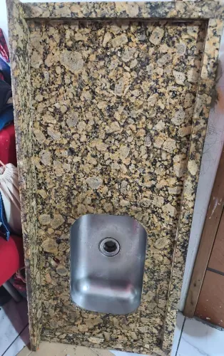 PIA DE GRANITO