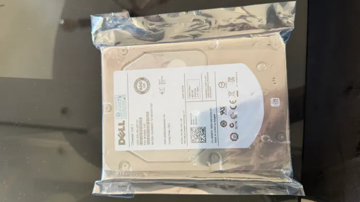 HD Dell Cheetah 600GB SAS 15K RPM Novo Lacrado Servidor Enterprise Alto Desempenho