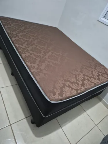 Cama box casal com colchãoo embutido nova