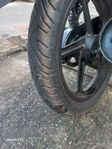 Passo essa moto sem burocracia com nome , só o valor $5,000 reais
