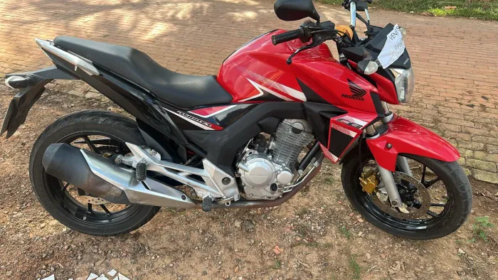 Vendo essa cb 250 F