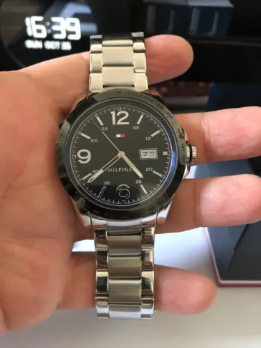 Relógio Tommy Hilfiger Masculino. Original, Em Estado De Novo.