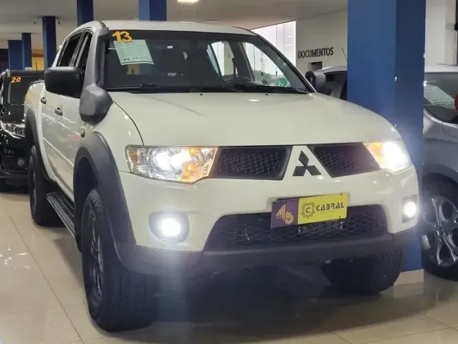 Mitsubishi L200 Triton HPE 3.5 CD V6 24V Flex Aut. 2013