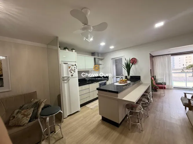 Apartamento com 03 quartos no Centro