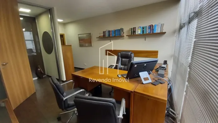 Sala de Locação na Consolação, SP: 2 Salas, 1 Banheiro, 2 Vagas de Garagem, 76m² de Área.