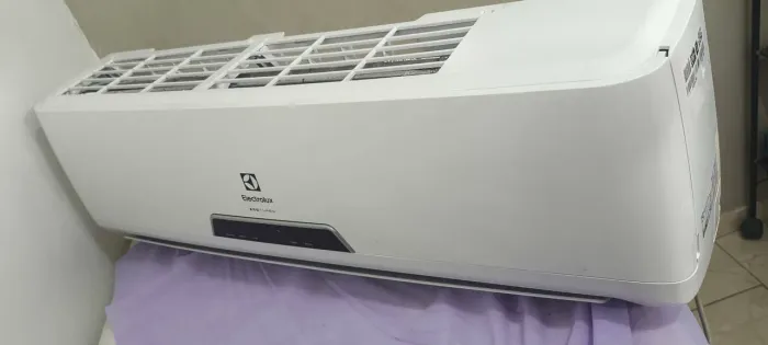 Ar condicionado 9.000 BTUs Eletrolux 220v