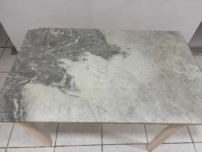 Mesa sem as cadeiras