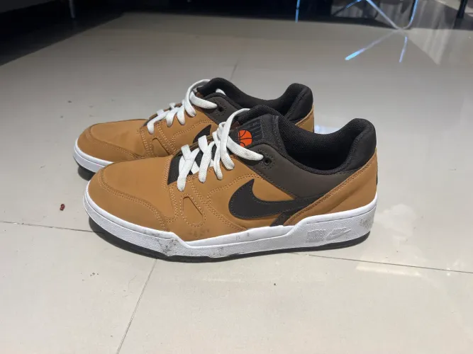 Nike full force bege