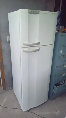 Vende-se geladeira em perfeito estado