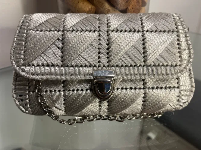 Bolsa de tricô em tela 
