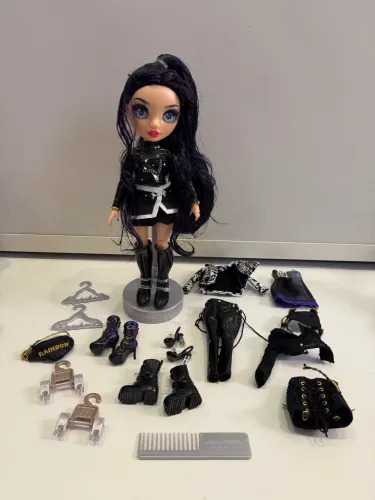 Boneca Rainbow High Shadow High Ainsley Slater Ed. Especial 
