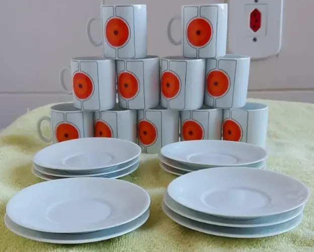 Conjunto 11 xícaras e pires café em porcelana Medaillon Renner e/ou porta sachê de chá e/o