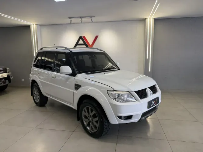 Mitsubishi Pajero TR4 2.0 Flex 16V 4X2 Aut. 2015