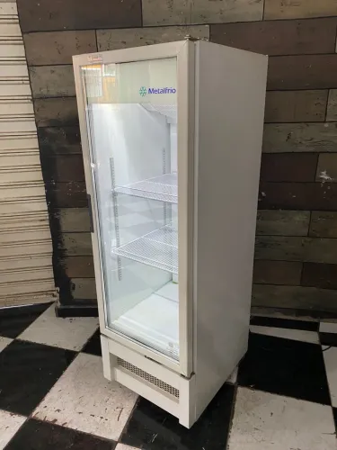 Expositora de bebidas Slin metalfrio novinha entrega grátis 