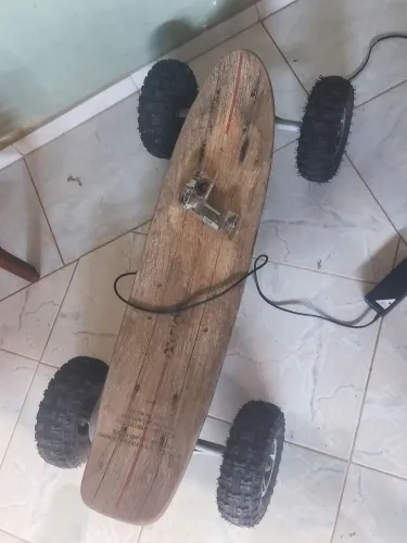 Skate two dogs (com defeito) 