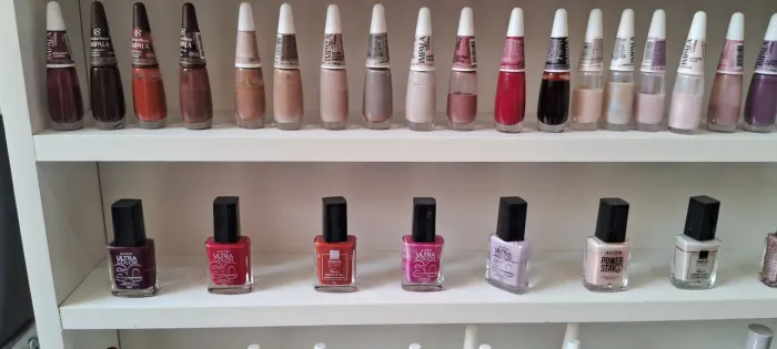 Salão procura Manicure.