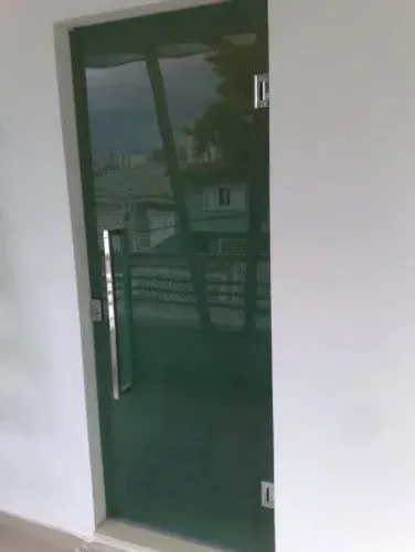 Porta de vidro temperado modelo de dobradiça completa 2,23x95 completa e NAO ENTREGO